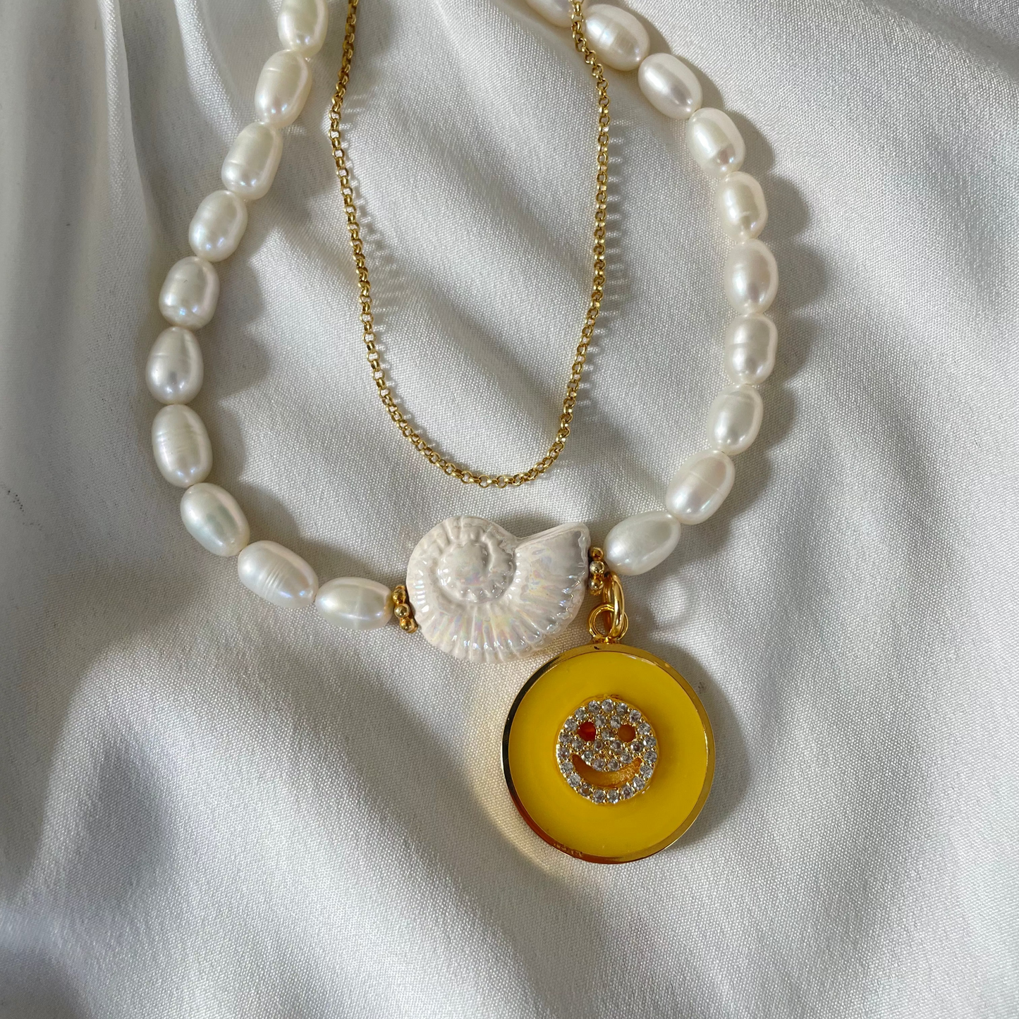 Statement Anhänger ROUND SMILE - offwhite