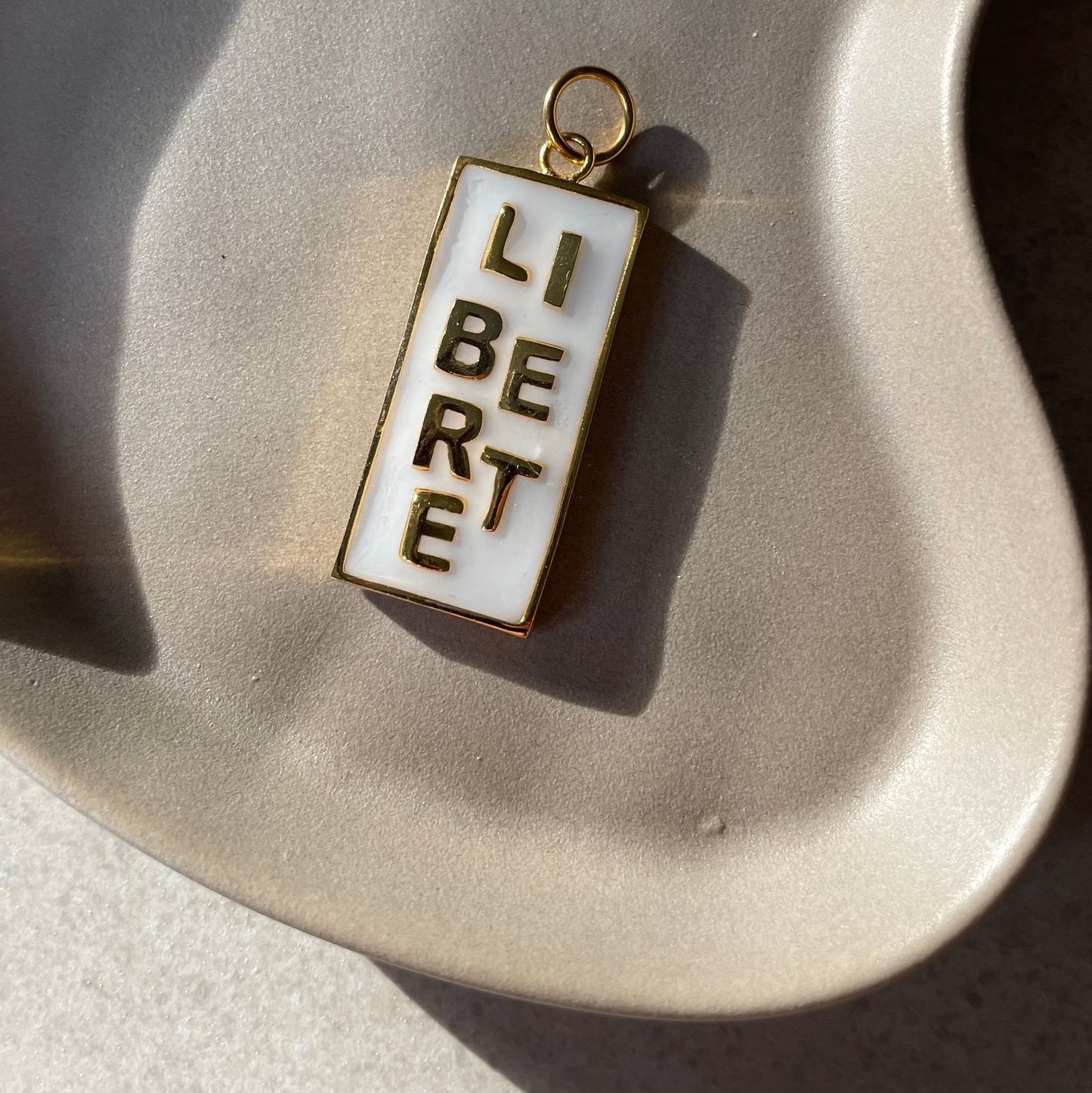 Statement Anhänger LIBERTÉ