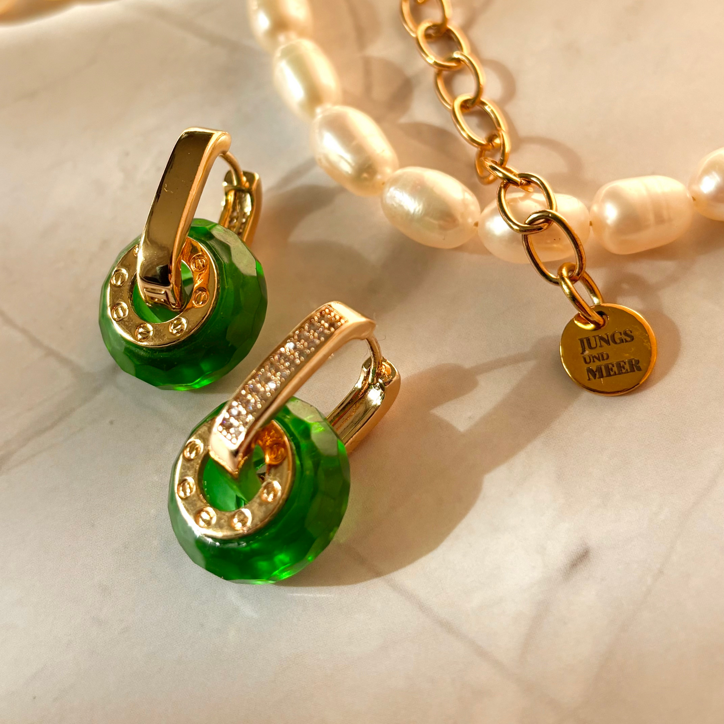 Ohrringe Square Pavé Creolen mit LOVE Hoops