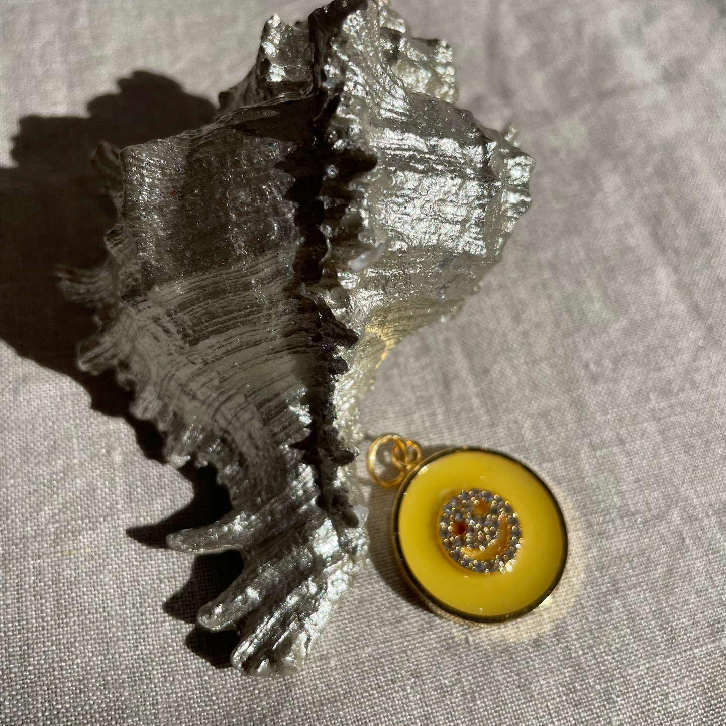 Statement Anhänger ROUND SMILE - Limoncello